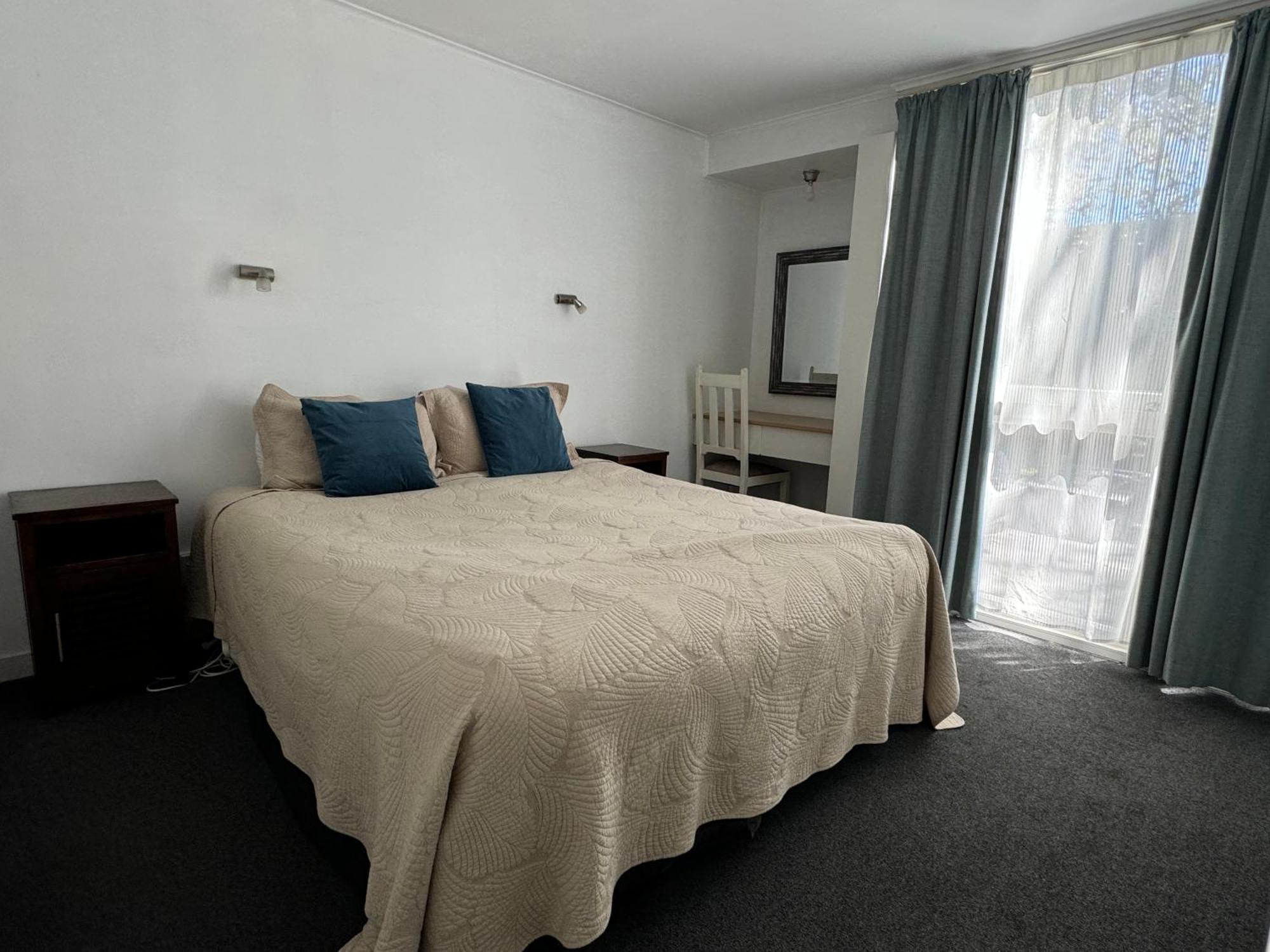 Diplomat Motel Christchurch Bagian luar foto