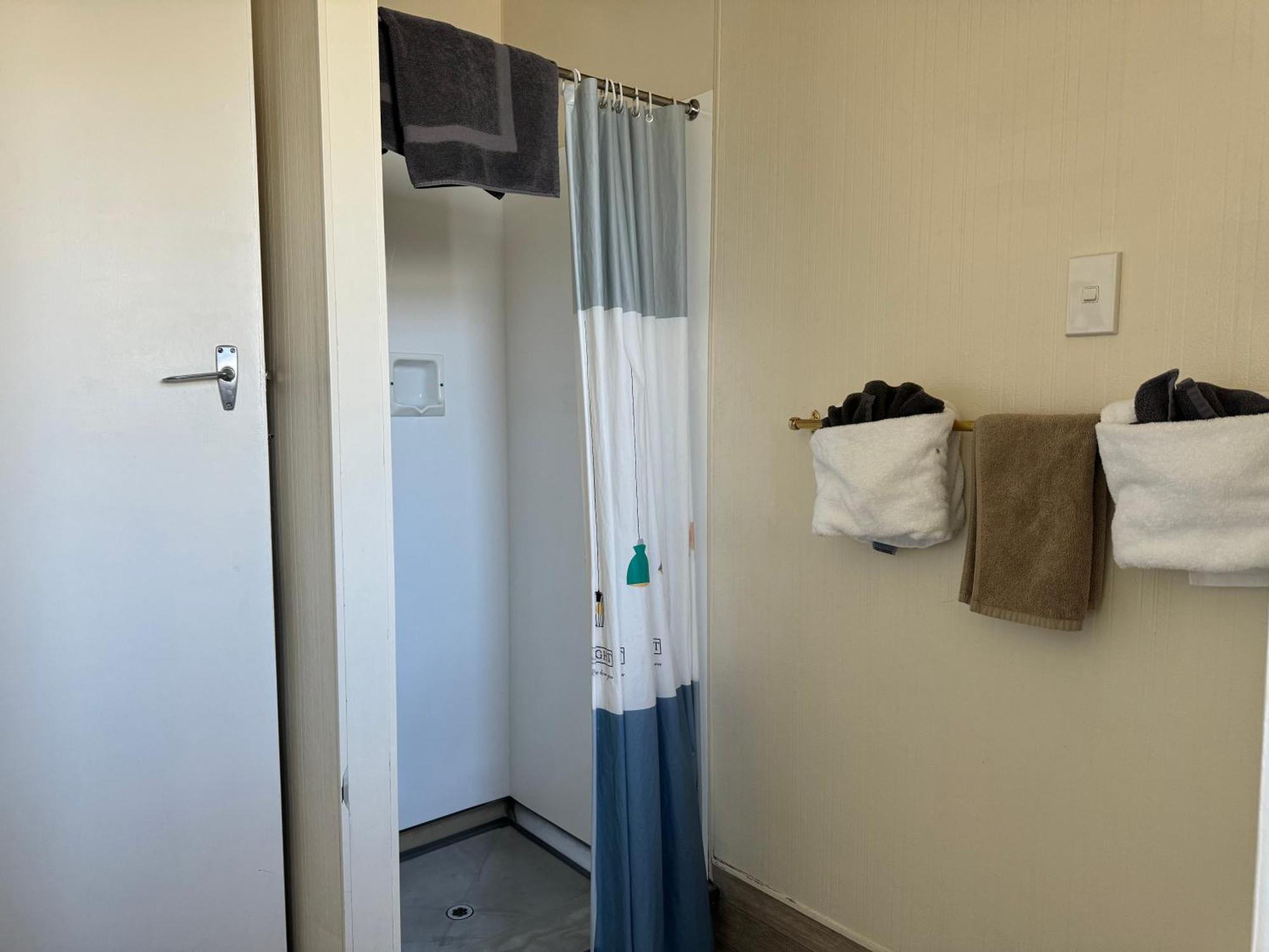 Diplomat Motel Christchurch Bagian luar foto