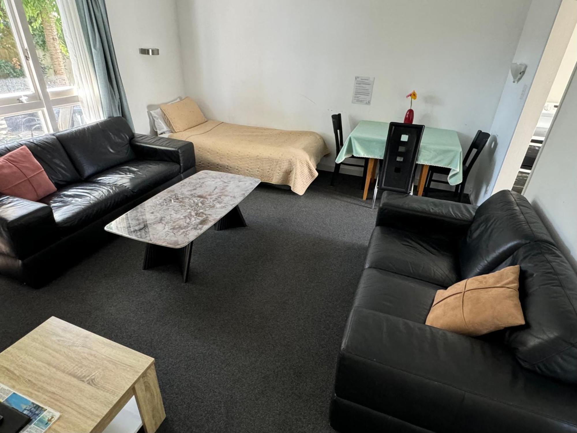 Diplomat Motel Christchurch Bagian luar foto