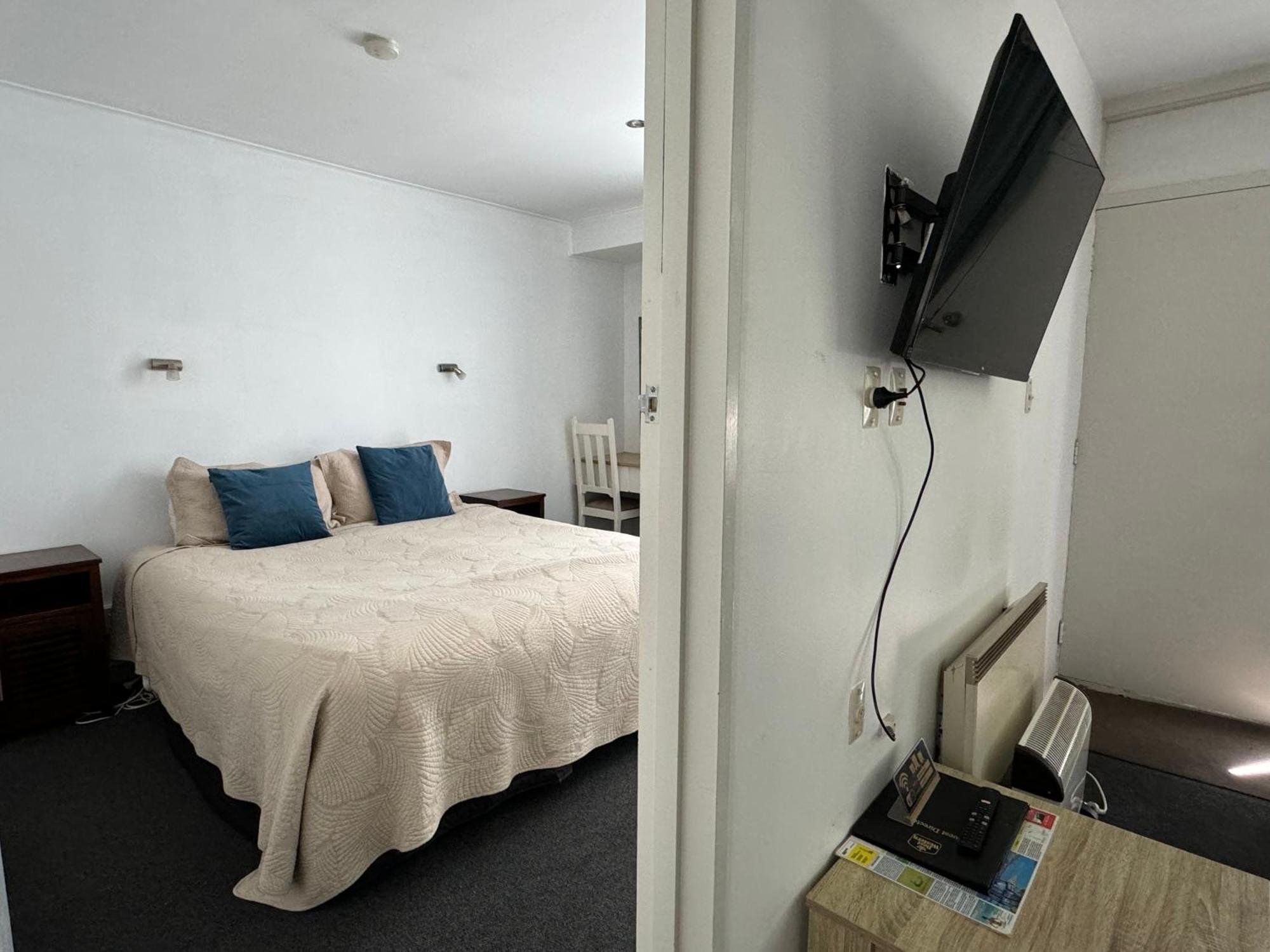 Diplomat Motel Christchurch Bagian luar foto