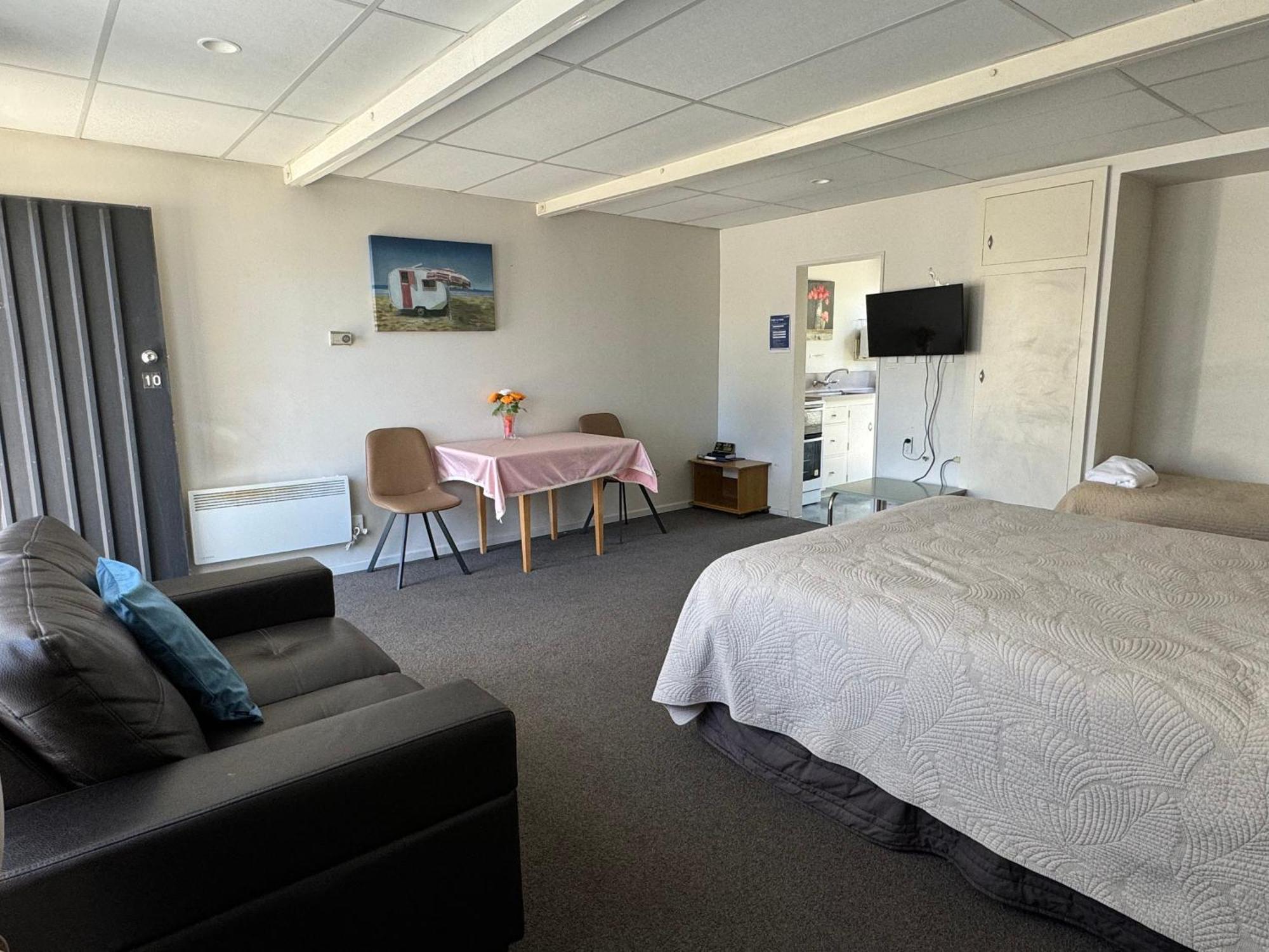 Diplomat Motel Christchurch Bagian luar foto