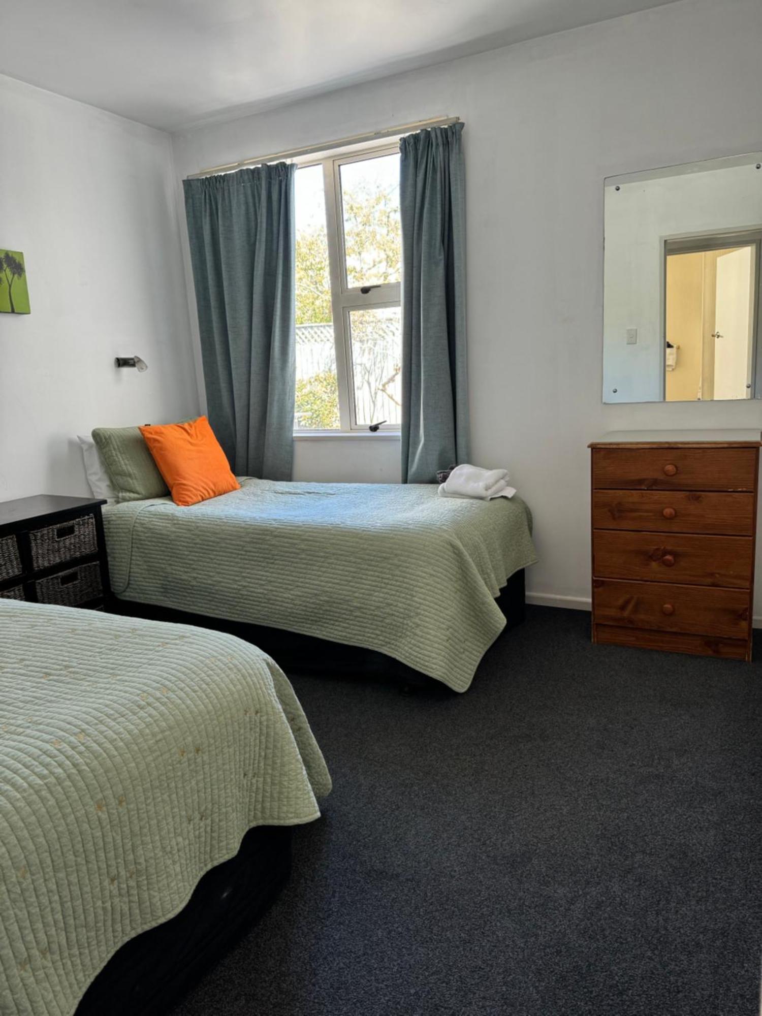 Diplomat Motel Christchurch Bagian luar foto