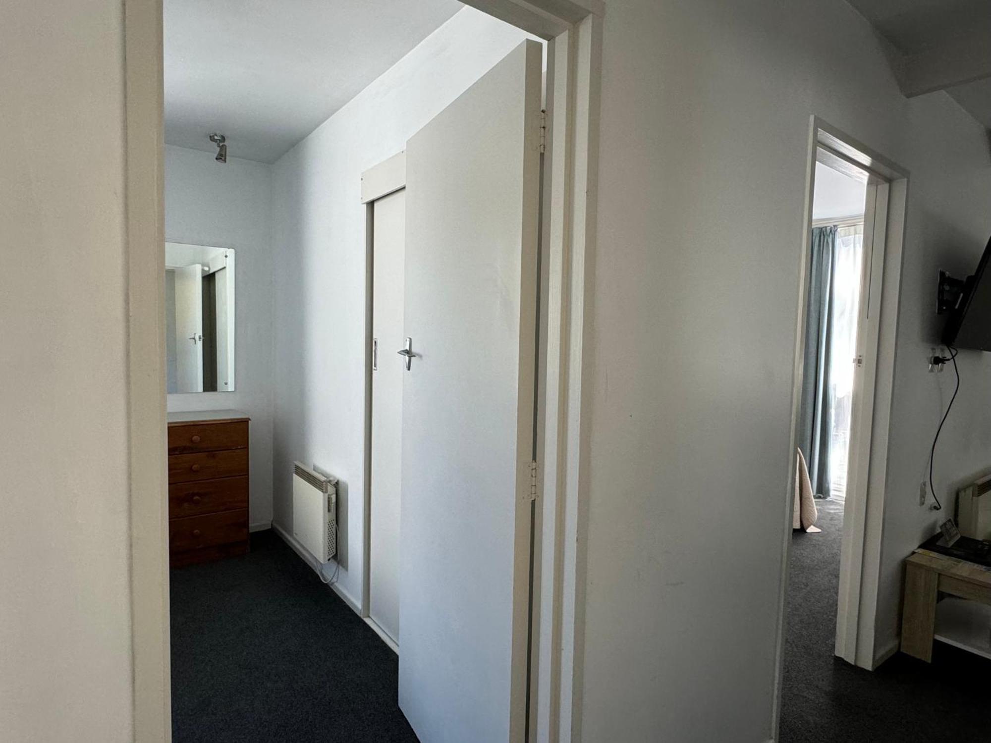 Diplomat Motel Christchurch Bagian luar foto