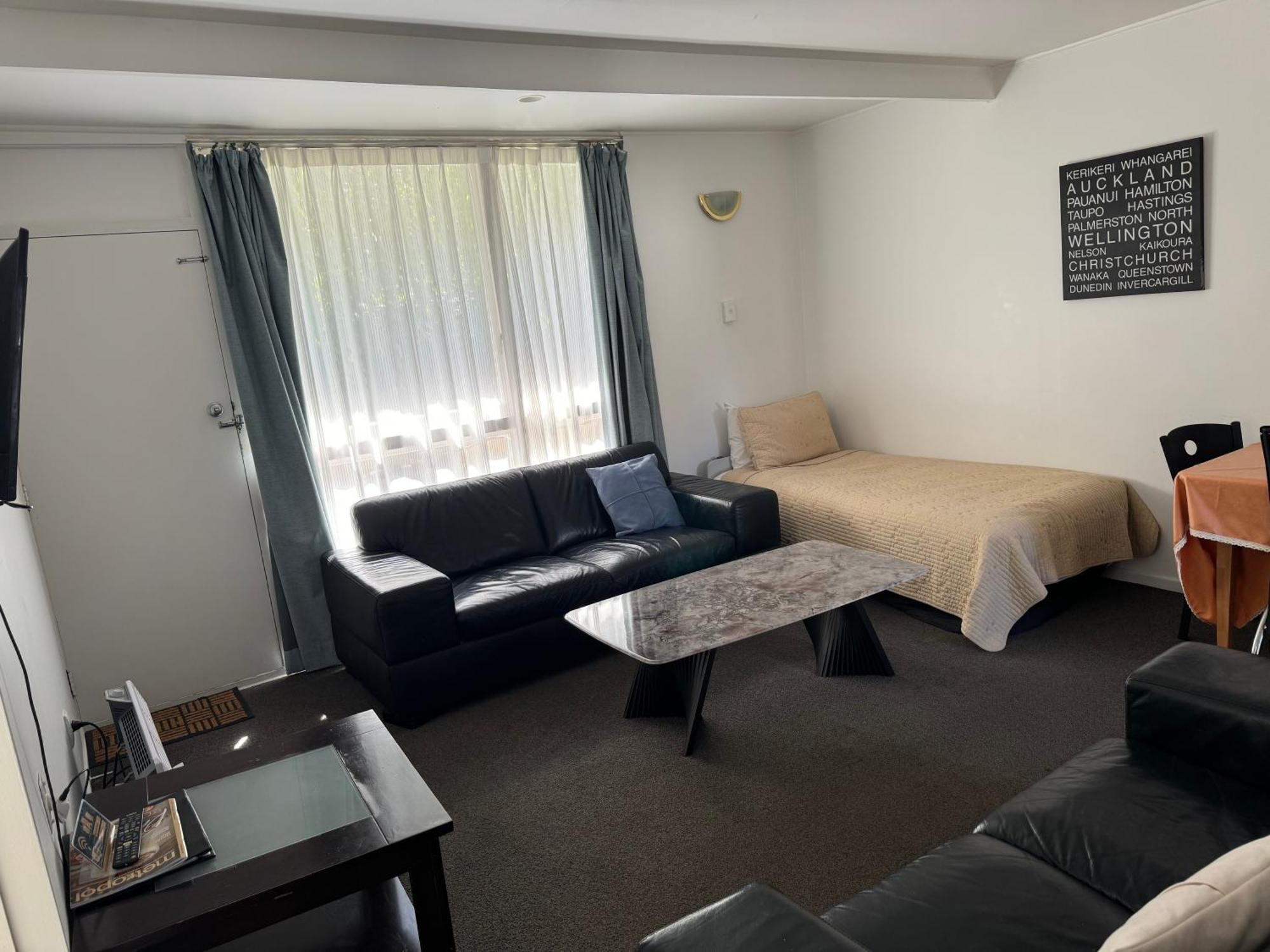 Diplomat Motel Christchurch Bagian luar foto