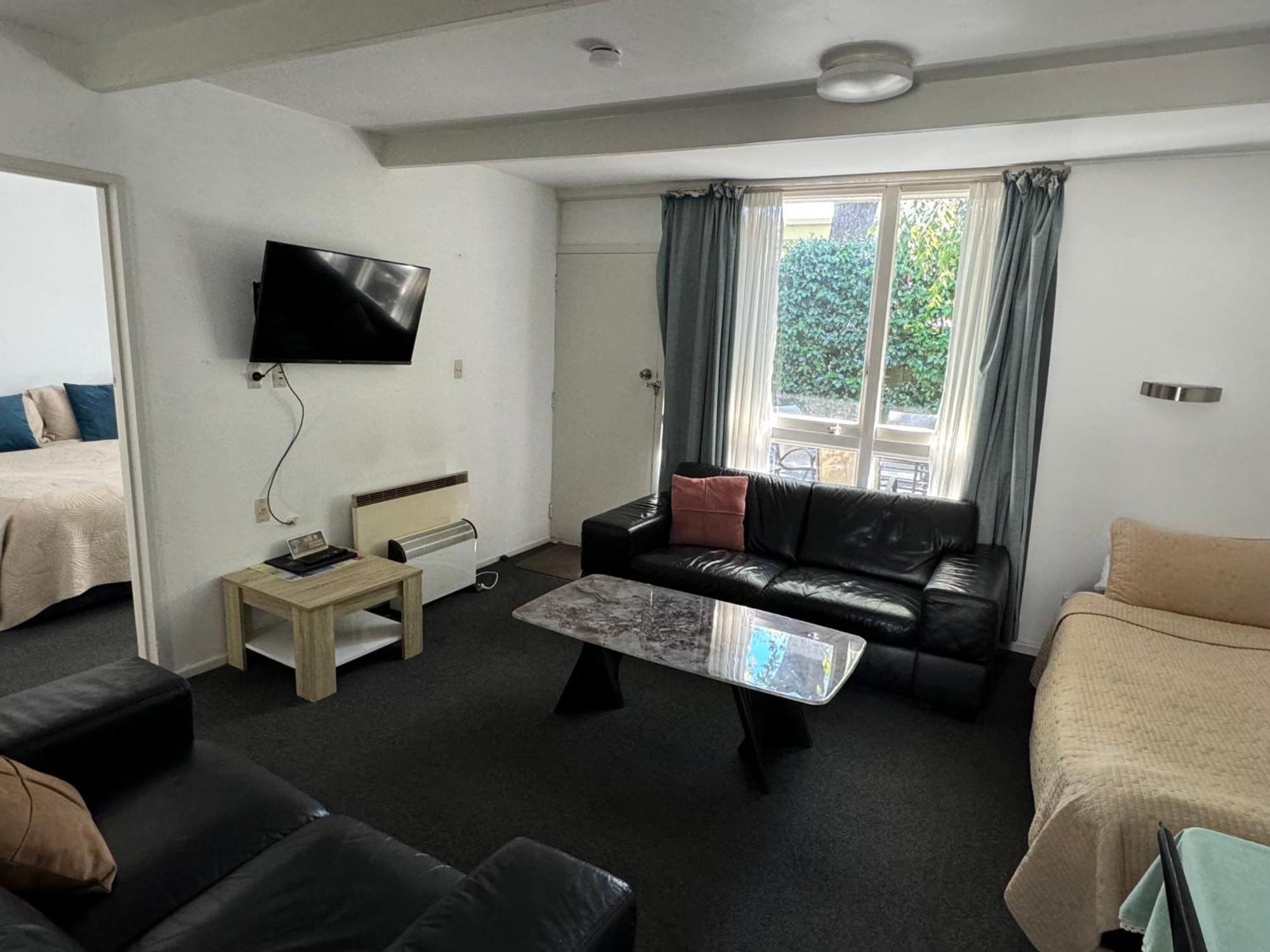 Diplomat Motel Christchurch Bagian luar foto