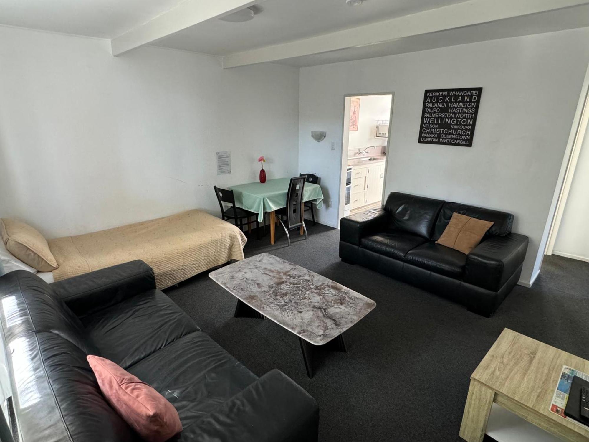 Diplomat Motel Christchurch Bagian luar foto